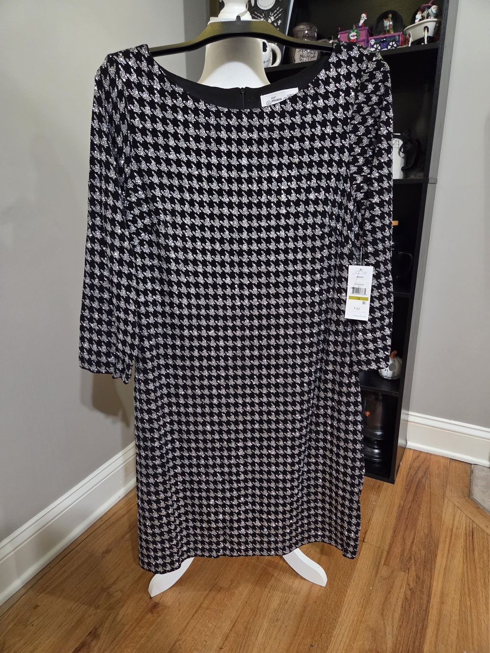 Jessica Howard Black and Silver Houndstooth Long Sleeve Shift Dress